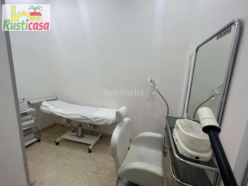 Foto 4e625c78-ead1-454b-a1ea-d109e1b64e4a. Local comercial en el reino 4 local comercial en buena zona. en Bailén