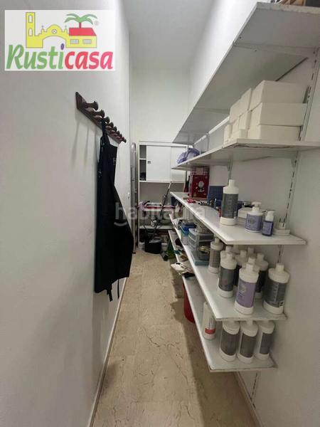Foto b6fdb395-4db5-4d81-9bd9-7caf94d54e9b. Local comercial en el reino 4 local comercial en buena zona. en Bailén