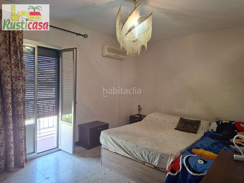 Foto 079a9408-b4ef-4c15-9c64-24edad4b4555. Casa amb aparcament a Bailén