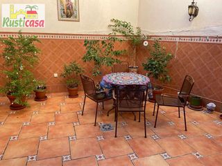 Affitto Casa in Bailén. Casa de cinco dormitorios.