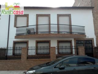 Maison  Peñalosa 3. Amplia casa en baños de la encina.