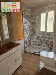 Etagenwohnung in Bailén. Piso de tres habitaciones.