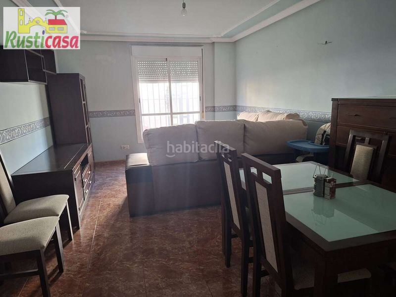 Foto f33a2296-f7ef-4ca8-b523-f2efb070c269. Pis amb aparcament a Bailén