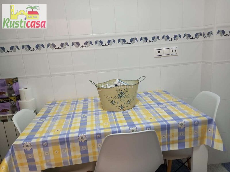 Foto ae392faa-cc41-42b9-813e-01aa0fbb460e. Piso  en el centro. en Bailén