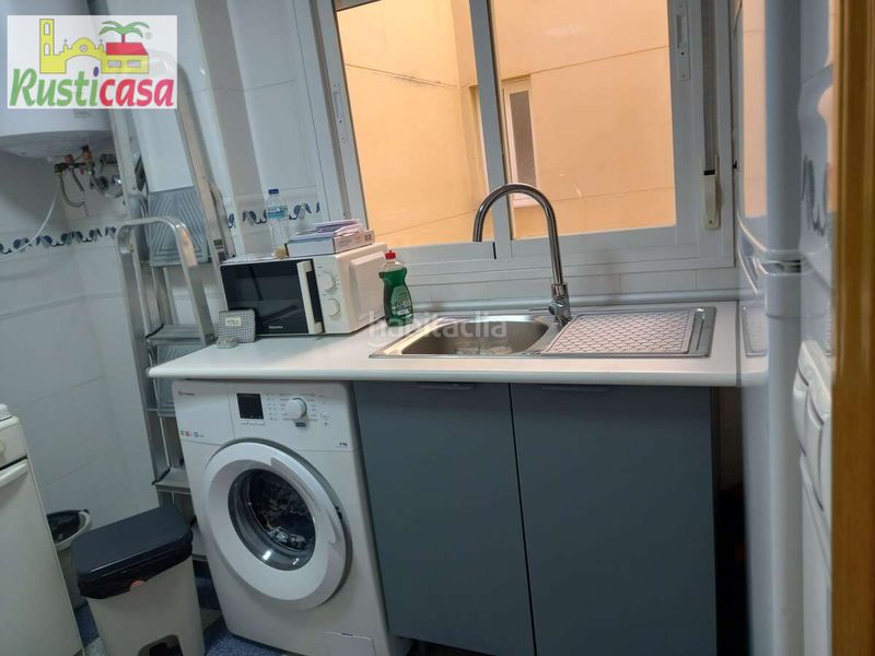 Foto d9826bbb-d638-4fb9-90d6-9046fef83854. Piso  en el centro. en Bailén