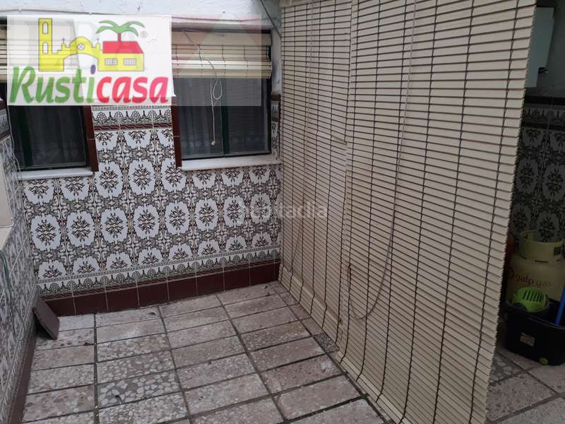 Foto c5334f7b-d642-46c8-96ea-8cd338bdbc87. Flat with heating in Bailén