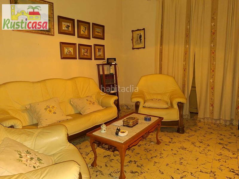 Foto 5d9b8119-9005-4d59-9ba6-a73355e9b8ad. Casa amb aparcament piscina a Bailén