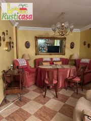 Etagenwohnung  Zarco del valle 20. Vivienda en el centro de la localidad.