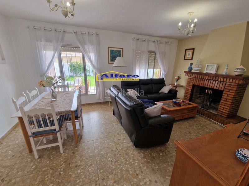 Foto a7e6a8db-3e3a-40b0-a804-22437c1f5964. Xalet amb aparcament a Centro - Torre de la Higuera Almonte