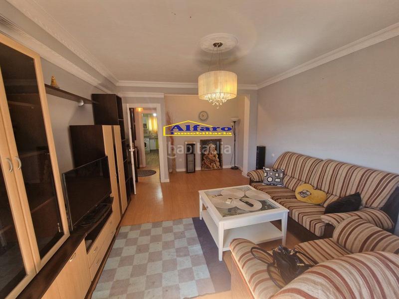 Foto 217ca97b-b4e5-4621-a40e-ff52df17e37f. Piso  en venta en avda., 3 dormitorios. en Bollullos Par del Condado