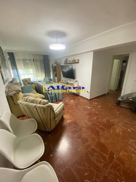 Foto c9c03a30-d758-45d0-b59a-3ca4273dfecc. Pis amb calefacció aparcament a La Plata Sevilla