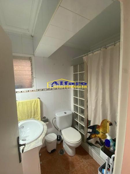 Foto cfd4762c-1124-4346-8379-0ffaa8601191. Pis amb calefacció aparcament a La Plata Sevilla