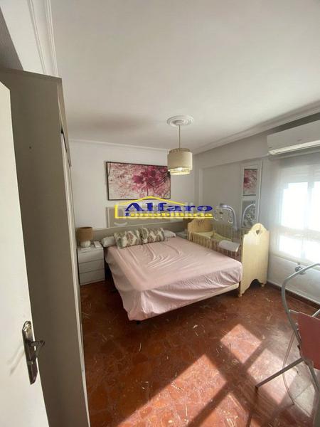 Foto d890bc6f-7eb5-4ba9-be92-d94162dfe9cb. Pis amb calefacció aparcament a La Plata Sevilla