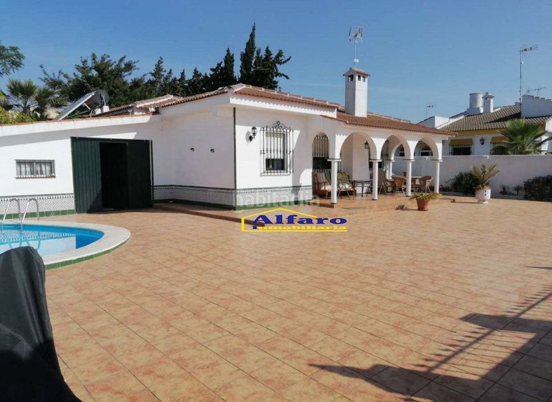 Foto 113a55a9-5c04-4cd8-b109-e9ebc08b7046. Xalet amb aparcament piscina a Centro - Torre de la Higuera Almonte