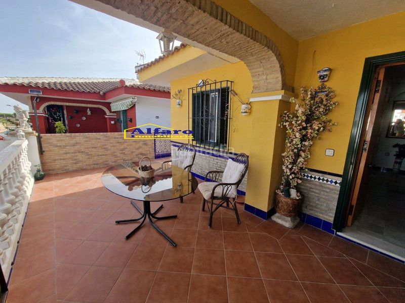 Foto 5c44947c-3464-478e-98e3-f900561273f2. Casa adossada amb aparcament piscina a Caño Guerrero Almonte