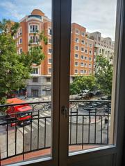 Lloguer Pis a Calle de ibiza 32. Espectacular piso de lujo con 6 balcones en alquiler junto al pa