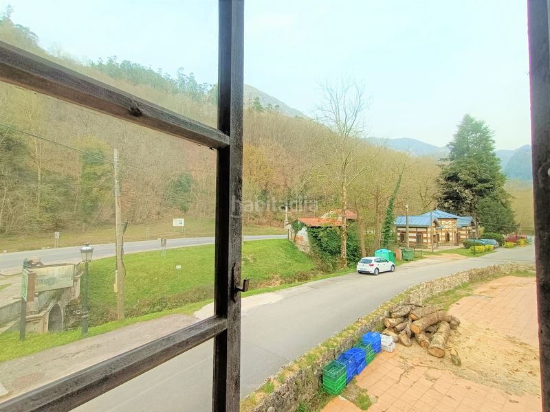 Foto 0f0b476d-9d17-458f-bdea-71f54ad2e476. Casa adossada a avenida covadonga 4 a Cangas de Onís