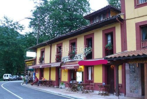 Foto 32bf3154-367e-43b5-bd80-546e583283c8. Casa adossada a avenida covadonga 4 a Cangas de Onís