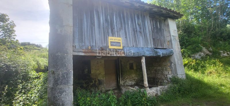 Foto 30312159-52fc-4402-bbb2-4a8de8417f4e. Edificio en lugar puertas 1 en Cabrales