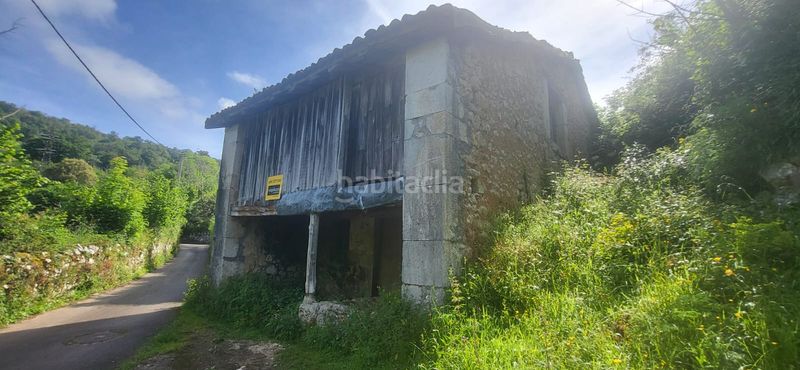 Foto e9a3347b-3113-4644-8fb1-cd485e4fe082. Edificio en lugar puertas 1 en Cabrales