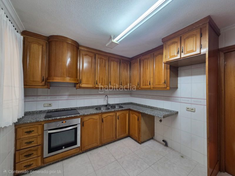 Foto 13dfe3a2-f1db-4e3b-a2f4-b911b8bc2fbd. Flat with fireplace in Plaza de Toros-Avenida Chapí-Trinquete Elda