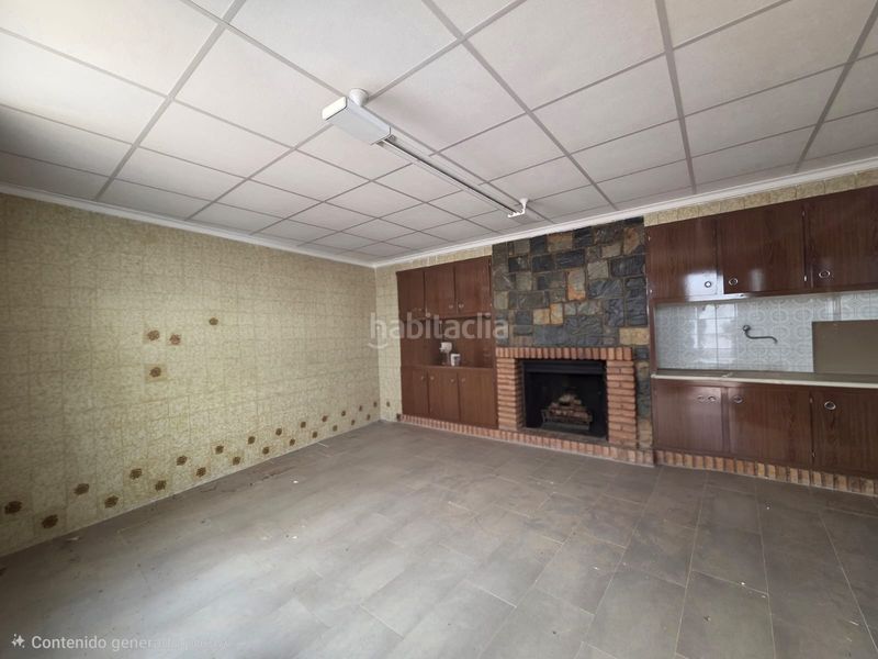 Foto e4be9f47-eef7-4995-a033-a4d0cfab6a46. Flat with fireplace in Plaza de Toros-Avenida Chapí-Trinquete Elda
