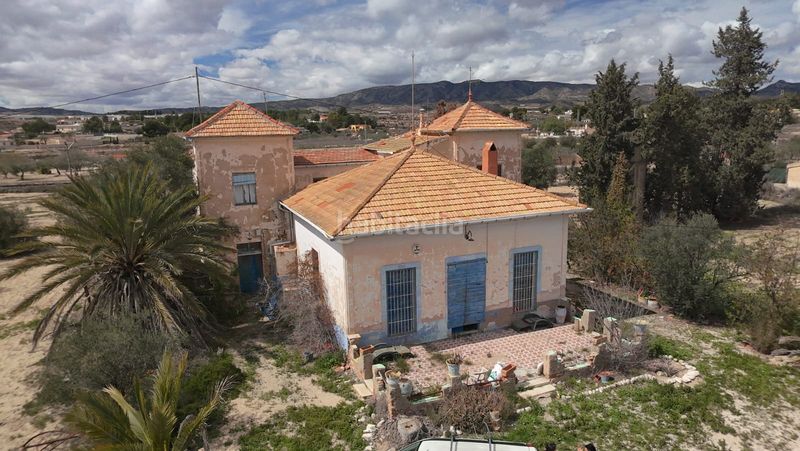 Foto 6a134e4a-be61-4922-ad1b-09c3d4fd4c50. Casa amb xemeneia piscina a Campo Alto-Club de Campo Elda