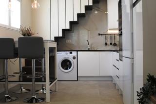 Location Appartement à Calle ramón nocedal 11. Estudio reformado con terraza y barbacoa