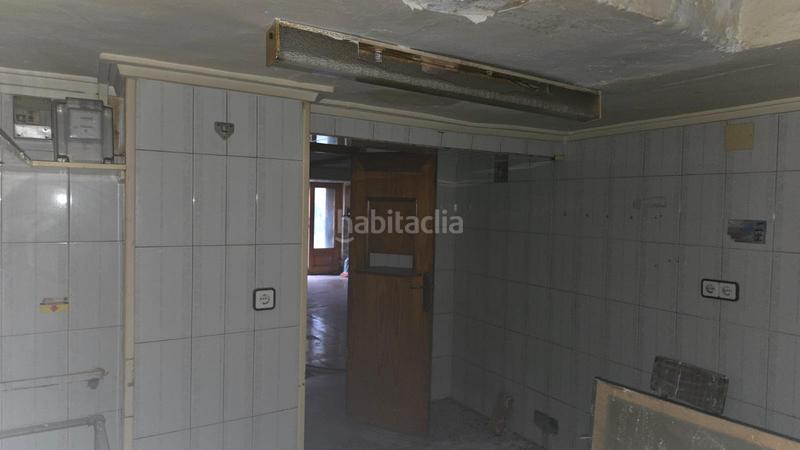 Foto 2c718922-3106-4f50-a1b6-f47e39edc8a8. Geschäftsraum in avenida reina victoria 35 in Fraternidad Elda