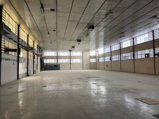 Lloguer Nau industrial a Calle la cruz 23. Nave industrial en casco urbano
