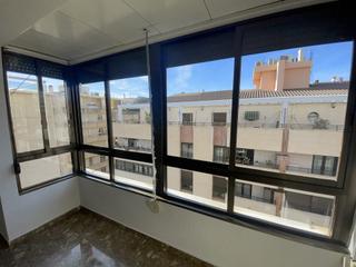 Appartement à Calle antonino vera 49. Piso ideal para inversión en alquiler habitacional o familias nu