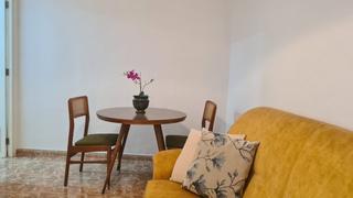 Location Appartement à Calle porvenir 4. Piso interior con ventanas a patio
