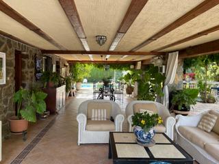 Chalet à Carrer lanzarote 5. Chalet en urbanización privada