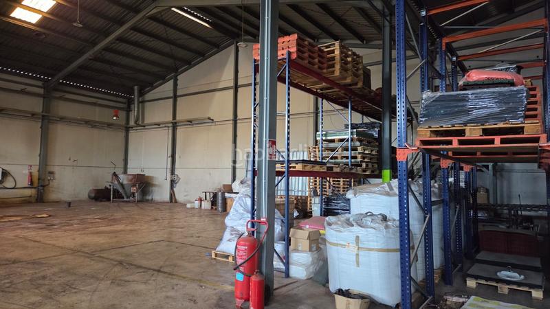 Foto 0a7f2191-aee0-4fa1-ae33-f7a77106ea51. Nave industrial en carretera país vasc 12 nave industrial con montacargas en Monòver