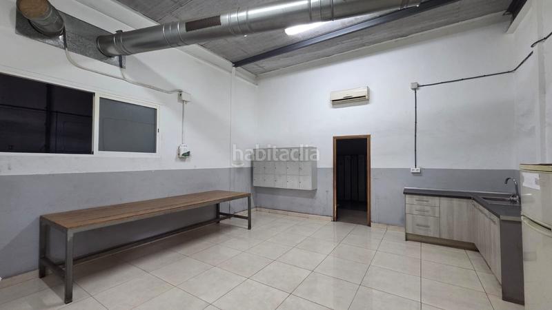 Foto 9d4517d1-bb98-48cd-bd55-c461aa66db8a. Nave industrial en carretera país vasc 12 nave industrial con montacargas en Monòver