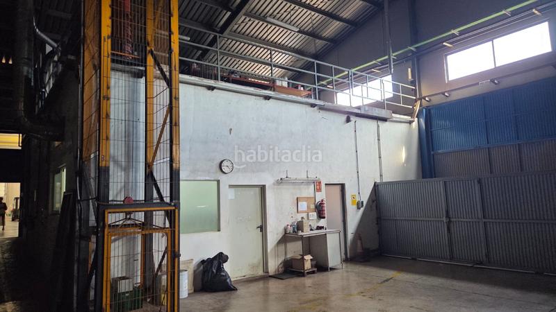 Foto a6628e65-6aac-4cd2-ad53-e3fd385c7a45. Nave industrial en carretera país vasc 12 nave industrial con montacargas en Monòver