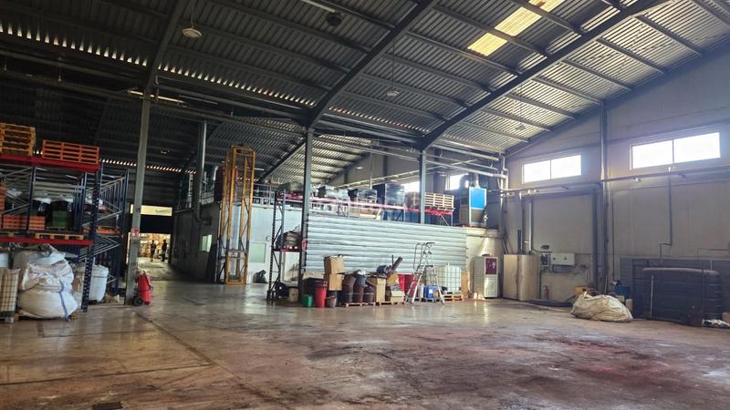 Foto be83249f-994b-4137-91bf-108e27268228. Nave industrial en carretera país vasc 12 nave industrial con montacargas en Monòver