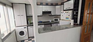 Location Appartement à Calle luis batlles 12. Piso alquiler cuarta planta sin ascensor