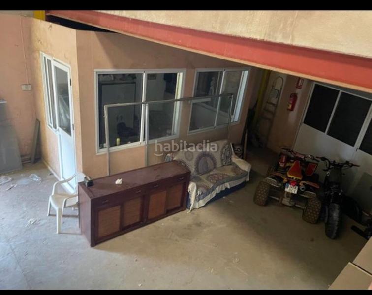 Foto c8fbb23e-d8fe-4008-99b4-9f08aac3d2d8. Capannone industriale in calle azucena 71 in El Real Melilla