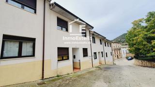 Casa adossada  Invencibles. Casa adosada en morentin con jardín