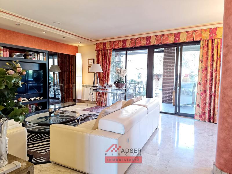 Foto 56c2ac7b-9df7-45c9-a536-ee99a0f35379. Casa con riscaldamento parcheggio piscina in Logroño