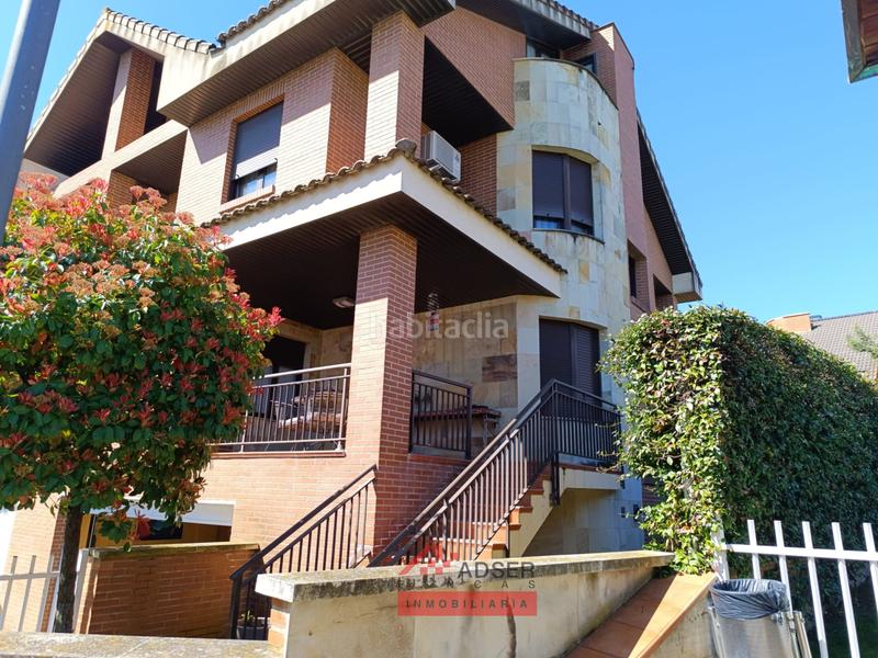 Foto a3504eec-e2ad-4e46-ba66-5d6b2eb7164c. Casa con riscaldamento parcheggio piscina in Logroño