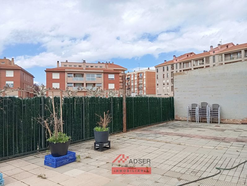 Foto 9d662d08-8d8c-4513-a4df-b9ad0f347b2e. Traspàs local comercial a Fuenmayor