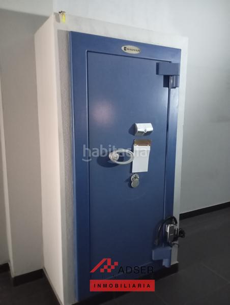 Foto 515377c4-616e-4d60-be83-be84d0bbbcaa. Alquiler local comercial amplio local en venta en zona ayuntamiento en Logroño