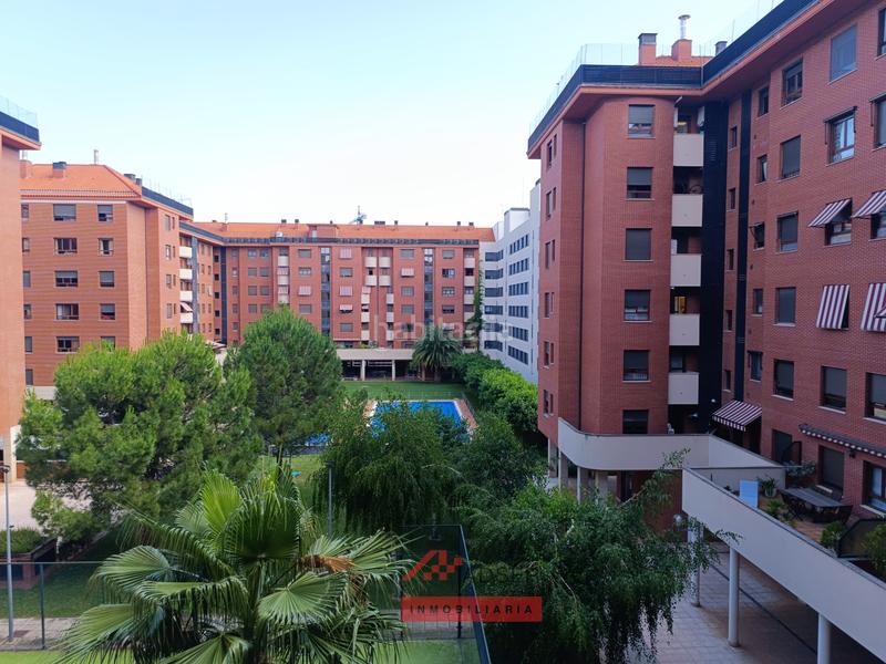 Foto ffa3c2ef-5b9a-4706-9584-82e0620e1f2f. Pis amb calefacció aparcament piscina a Cascajos - Piqueras Logroño