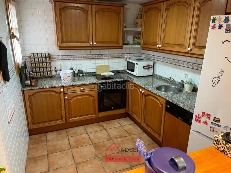 Foto bc945fe6-7c90-4c9a-b5b1-36af36fb358b. Casa amb calefacció aparcament piscina a Avenida Madrid Logroño