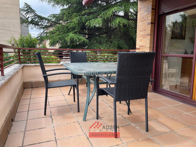 Foto fba55b44-1b25-4056-b9d1-ddaa9183f718. Casa amb calefacció aparcament piscina a Avenida Madrid Logroño