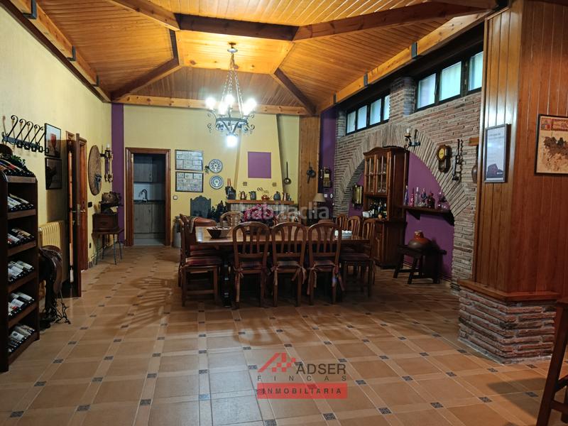 Foto 10ea53a8-adbc-4679-8a7a-e8e220f61d7d. Casa exclusiva casa independiente en Avenida Madrid con zona privada y piscina en Logroño