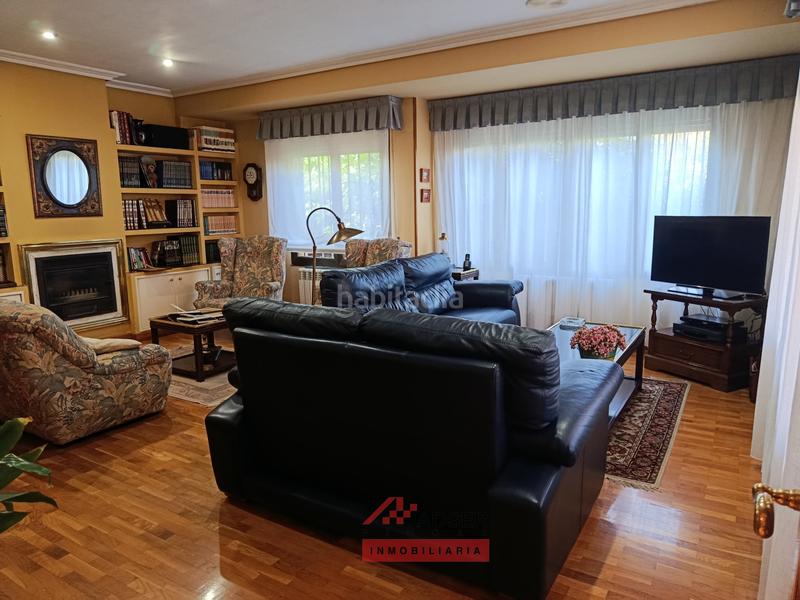 Foto 1a303f0e-ab1f-49cf-baae-ae7929788053. Casa exclusiva casa independiente en Avenida Madrid con zona privada y piscina en Logroño