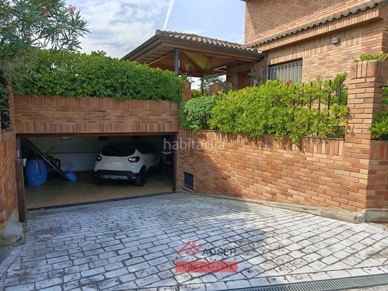 Foto 2533348b-0c73-472b-b996-9f85d518812c. Casa exclusiva casa independiente en Avenida Madrid con zona privada y piscina en Logroño